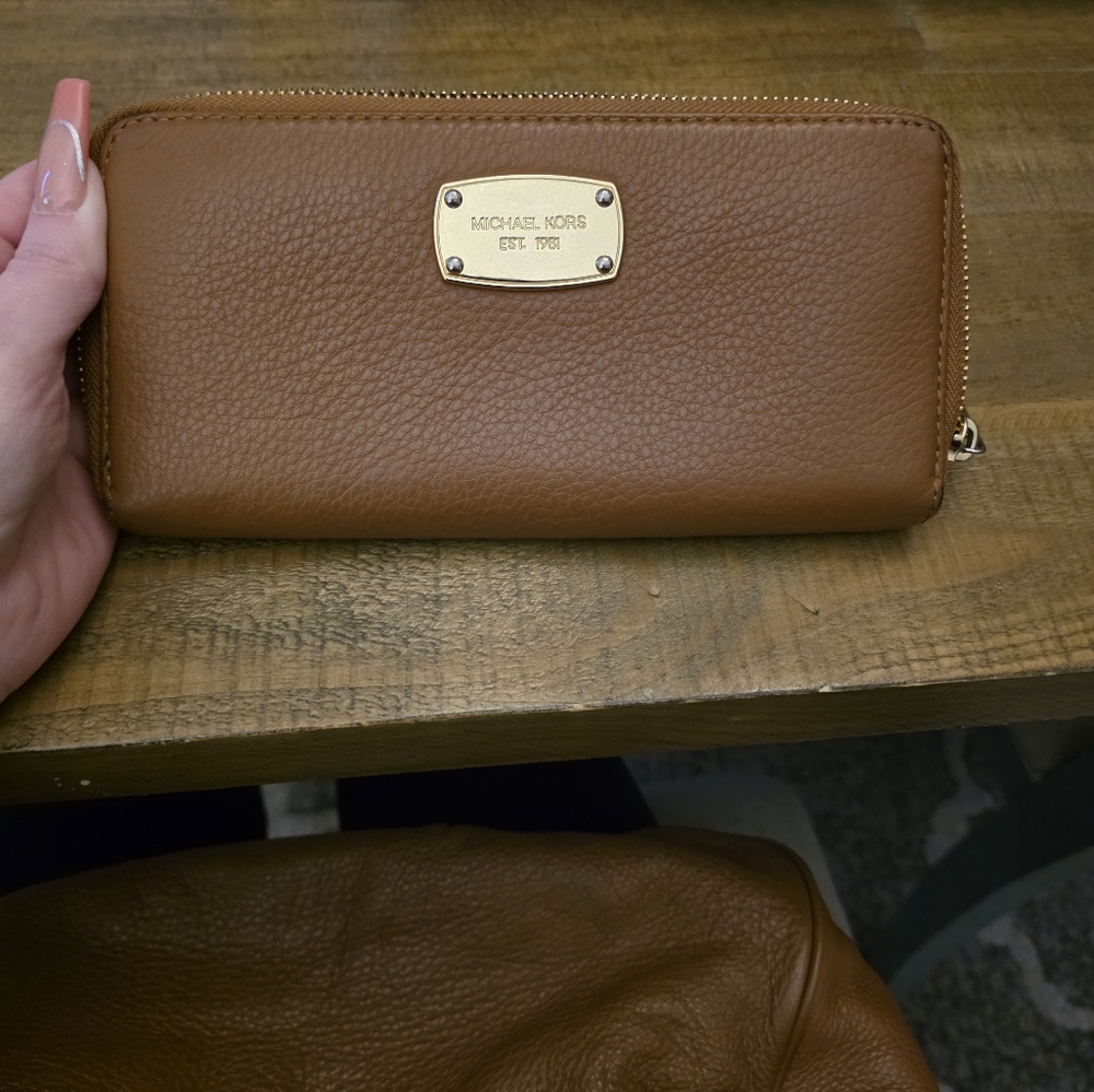 Michael Kors Tan Leather Tote Bag - Picture 3 of 4